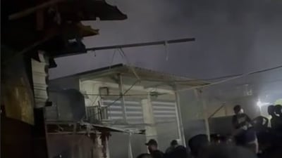فيديو من مدينة الصدر: حريق يلتهم عدداً من المحلات في سوق العورة