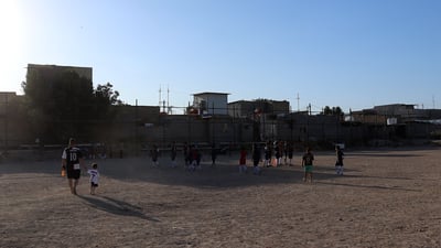 “نموت تحت الشفل ولن نخرج”.. مستثمر يهدد بإزالة 220 منزلاً في الحريّة (فيديو)