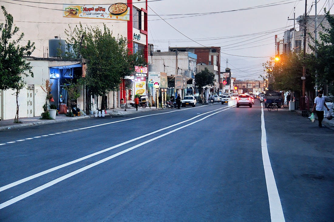 شه‌قامه‌ سەرەکییەکەی ناو بازاڕی چوارقوڕنه‌ ره‌نگ و رووی هاته‌وه‌به‌ر