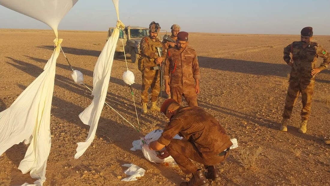 بالصور.. إسقاط “بالون هوائي” محمل بـ34 كغم كبتاغون في طريبيل