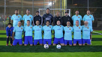 مباراة حامية في بلد: نجوم المنتخب والنادي المحلي يتراشقون بـ 9 أهداف (صور)