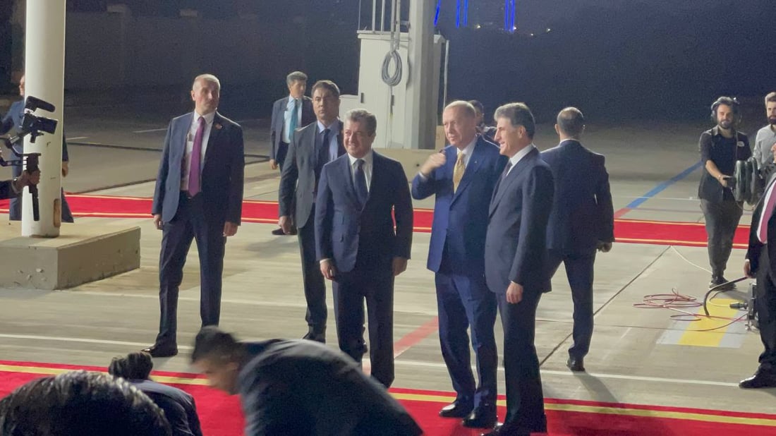 صور من المطار: بارزاني وطالباني باستقبال أردوغان في أربيل