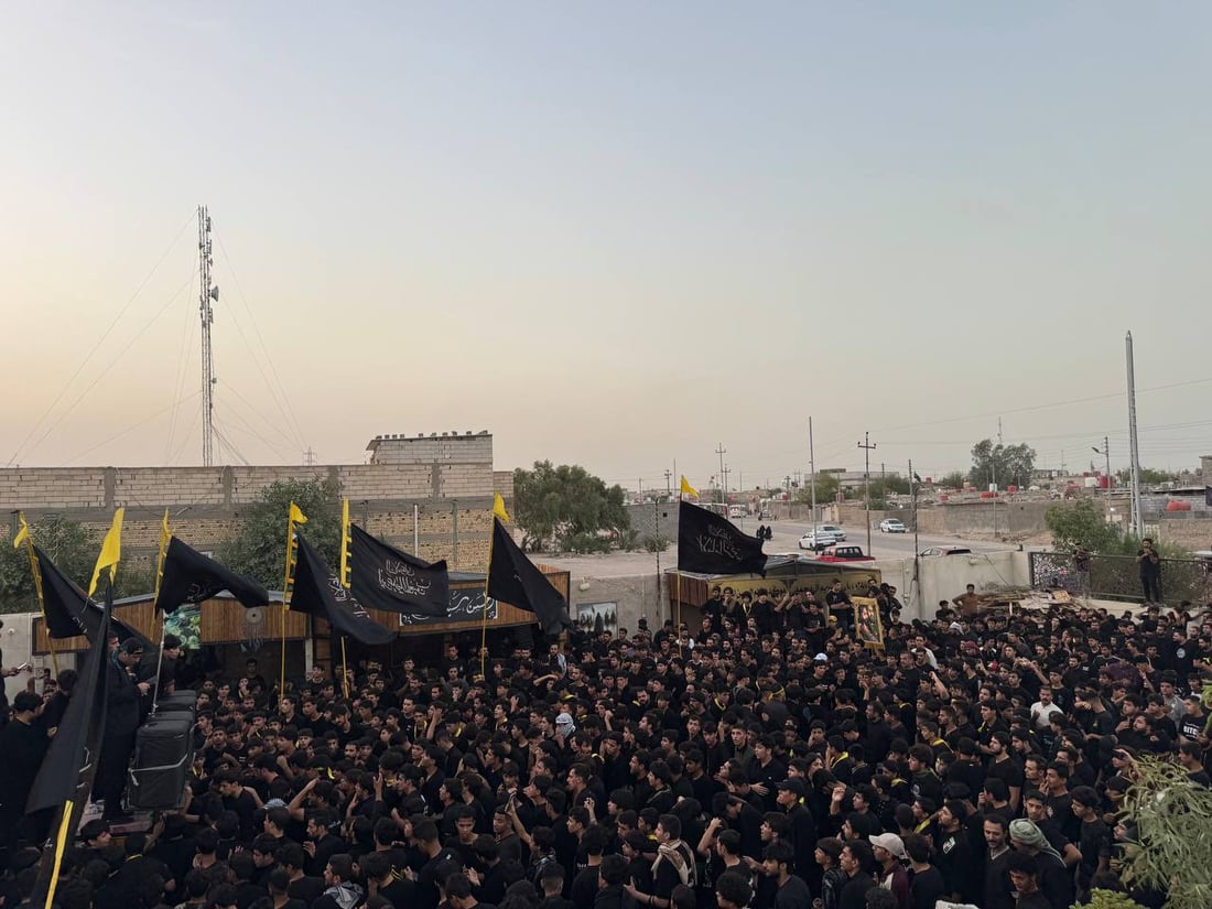 صور: موكب كبير يجوب شوارع خور الزبير.. مخيم الإمام الحسن حضر ألف وجبة طعام