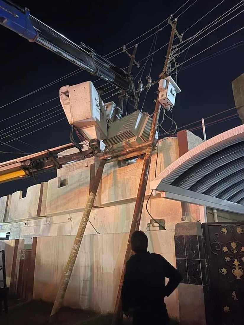 فيديو: هبّة رياح نكبت مناطق أبو غريب.. عشرات الأعمدة سقطت والملعب تدمّر