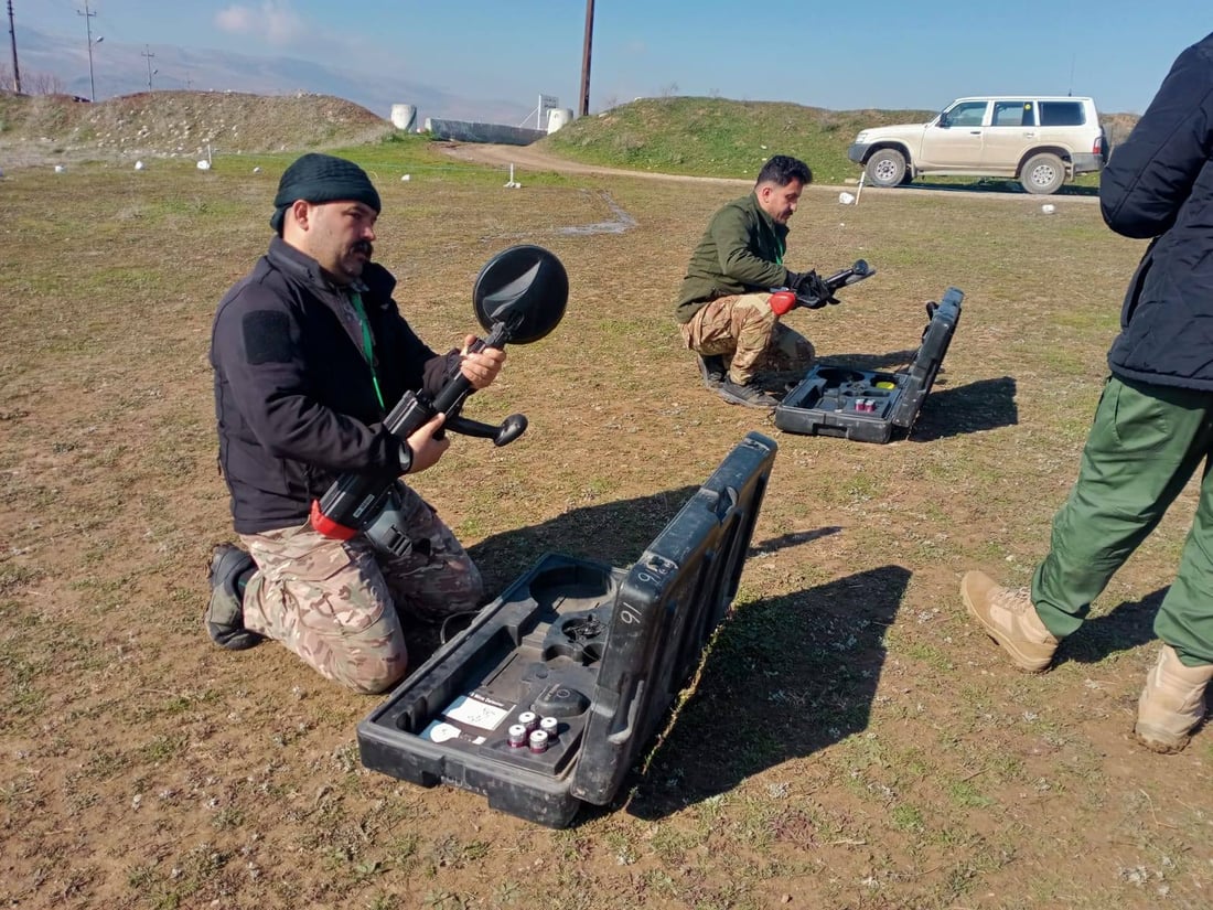 ژماره‌یه‌ك ئەفسەر و کارمەندی وەزارەتی پێشمەرگە به‌ “شێوازێكی مرۆیی” فێرى مین هه‌ڵگرتنه‌وه‌ ده‌كرێن