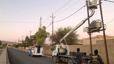 شرطة سنجار تعتقل متجاوزين على الكهرباء (صور)