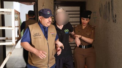 أولاده رموه في الشارع قبل 7 سنوات.. المجتمعية تنقذ مسناً وتوفر مسكناً له