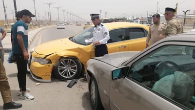 مرسيدس مسرعة عكس الاتجاه تصدم أوباما عند مدخل سوق الشيوخ في الناصرية (صور)