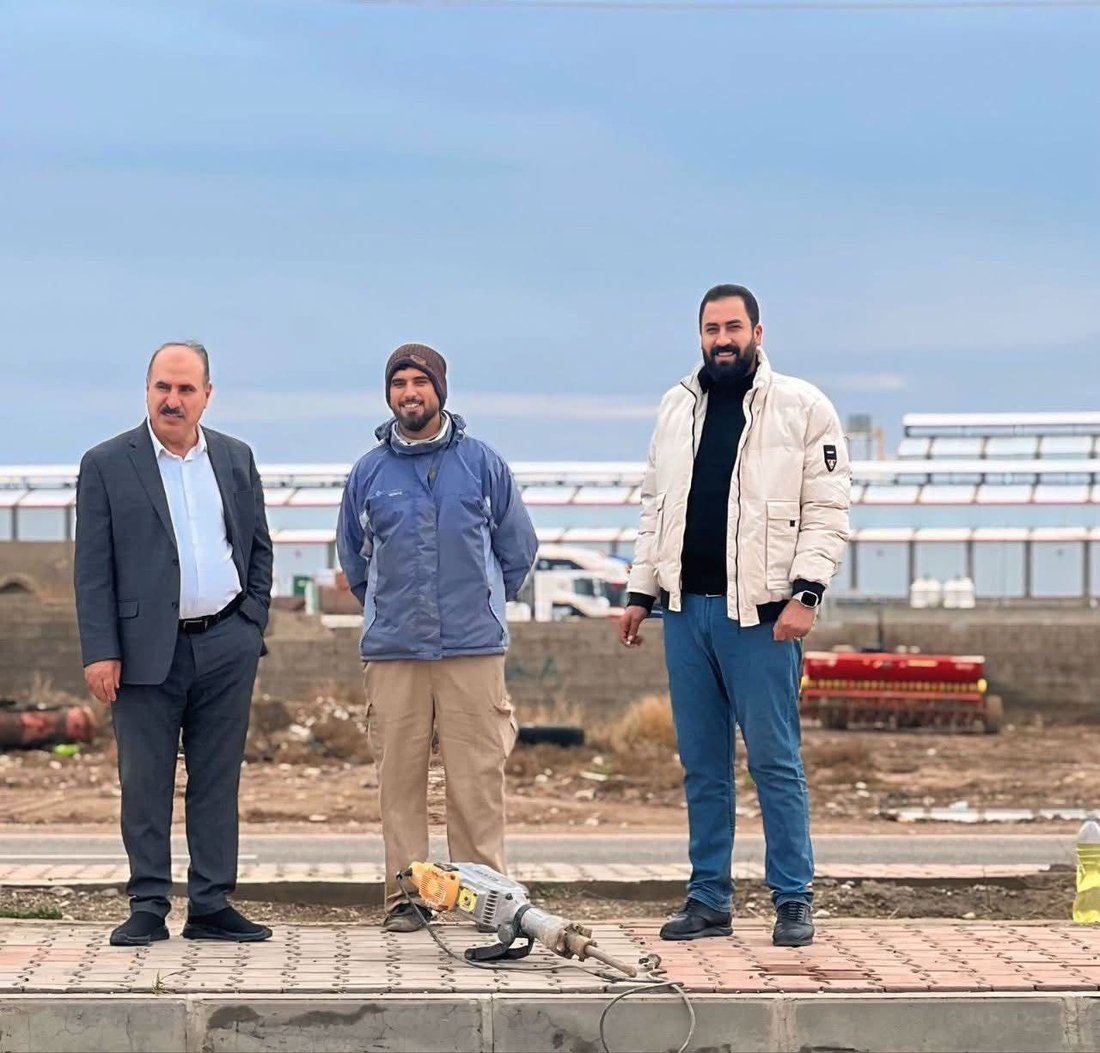 ژمارەیەک گەنجی خۆبەخش تاسەو رووناکی فسفۆریان لەسەر رێگای کەرکوک بۆ بەغدا دانا