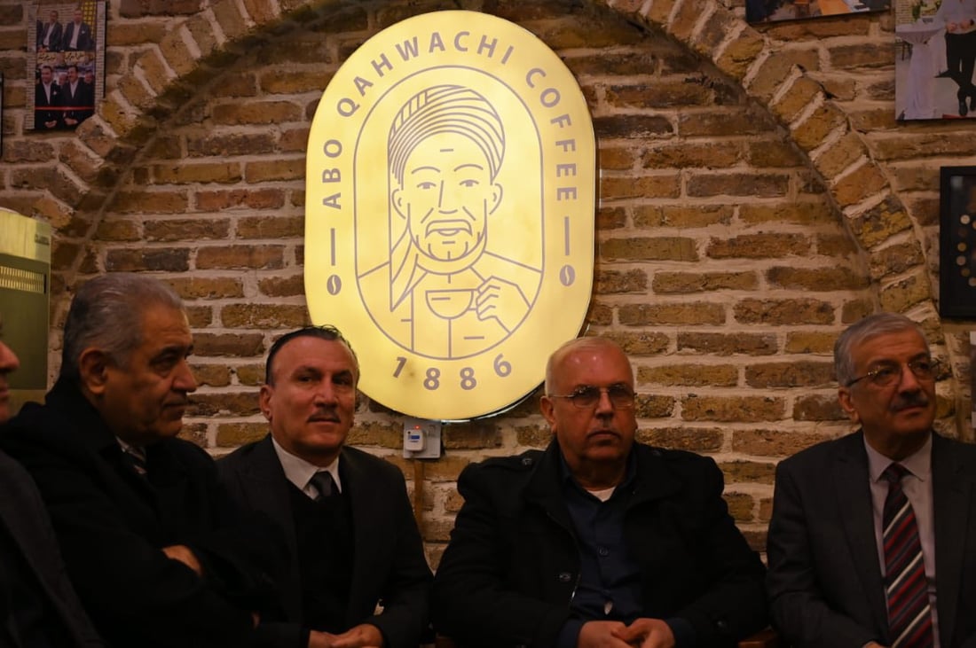 قاوەخانە تەمەن 139 ساڵییەکەی هەولێر کە کۆنترینیانە کرایە کتێب