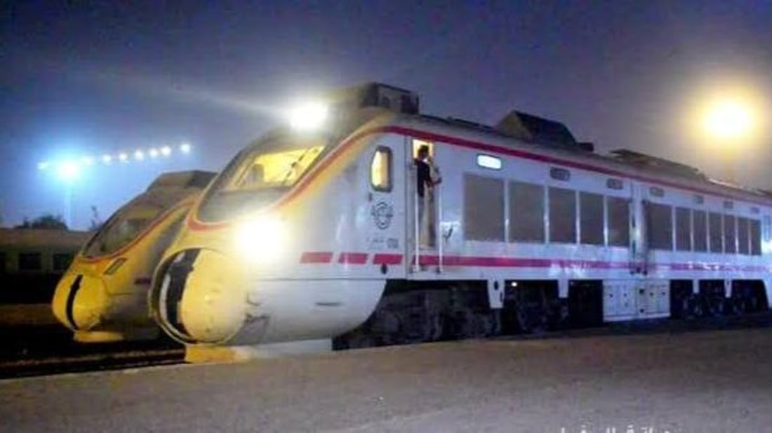 قطار يسحق شاباً أثناء محاولته الصعود في محطة الحلة