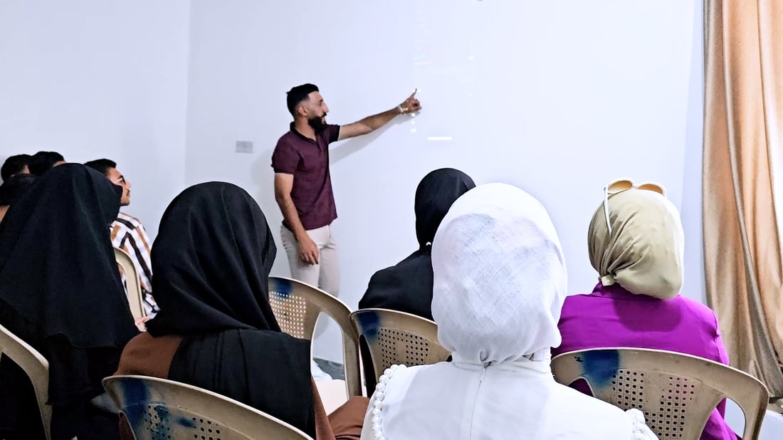 والكثير من البنات.. تدريب مجاني على التصوير في القائم والمدرب تفاجأ بالأعداد