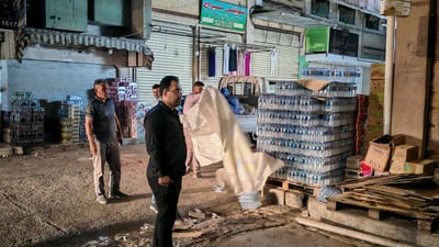 ئەوەی پەردە هەڵواسێت و كەلوپەلی لە دەرەوە بێت سزادەدرێت