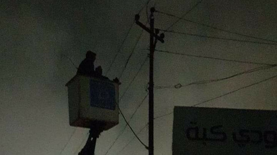 المثنى: عواصف شديدة تضرب قرى الهلال 3 ساعات وتقتلع أبراج الكهرباء (فيديو)