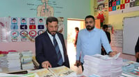 صور: العراق يبدأ بتوزيع كتب المدارس من الفاو ولن يتوقف 