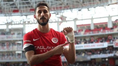 یاریزانێکی ئیسرائیلی بەهۆی بارمتە ئیسرائلییەکان لە یانەکەی دەرکرا