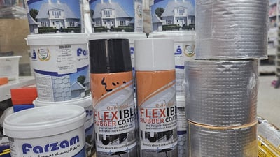 لە کۆیە قومبەلە بازاڕی گەرمە و درزی خانووی پێ دەگرن