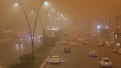 موجة غبار تفاجئ بغداد مساء اليوم.. تحذيرات مرصد العراق الأخضر