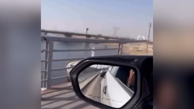 سقوط “ألنترا” من أعلى جسر الزبير في البصرة