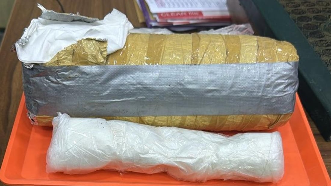 اعتقال أجنبي حاول تهريب “كريستال” في خبز توست بمنفذ الشلامجة