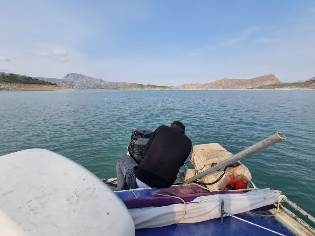 Tour boat operators in Dukan decry fishing nets