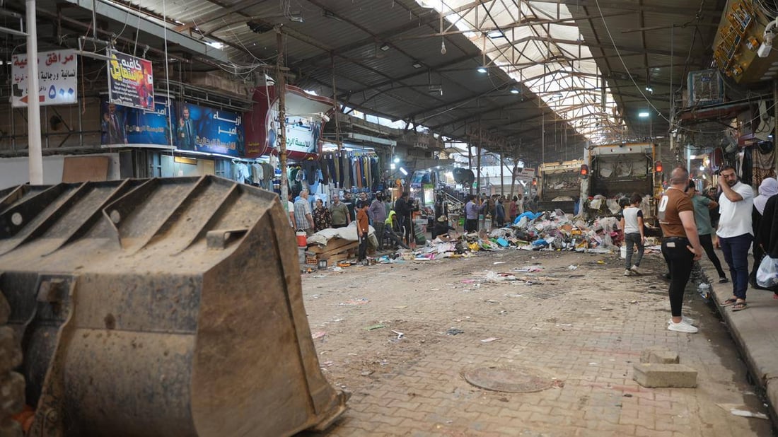 صور: الموصل تزيل جميع البسطات من الأسواق لتسهيل مرور سيارات الإطفاء خلال الحرائق