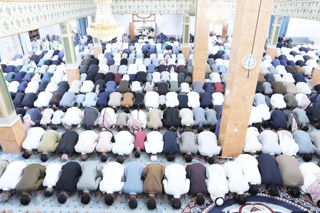 الوحيد الذي فتح بابه للمصلين في الأنبار.. صور من صلاة العيد بجامع الكرمة الكبير