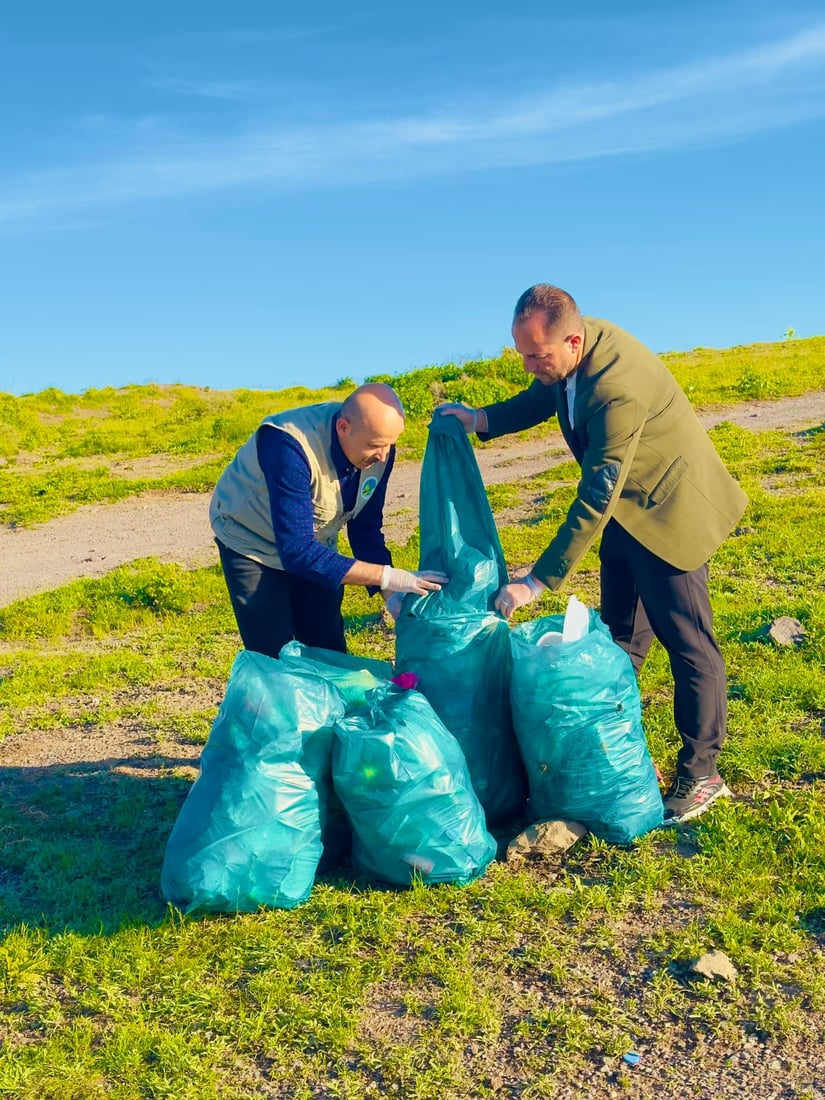 ژینگه‌دۆستان چیای گۆشینەى برادۆستیان پاككرده‌وه‌