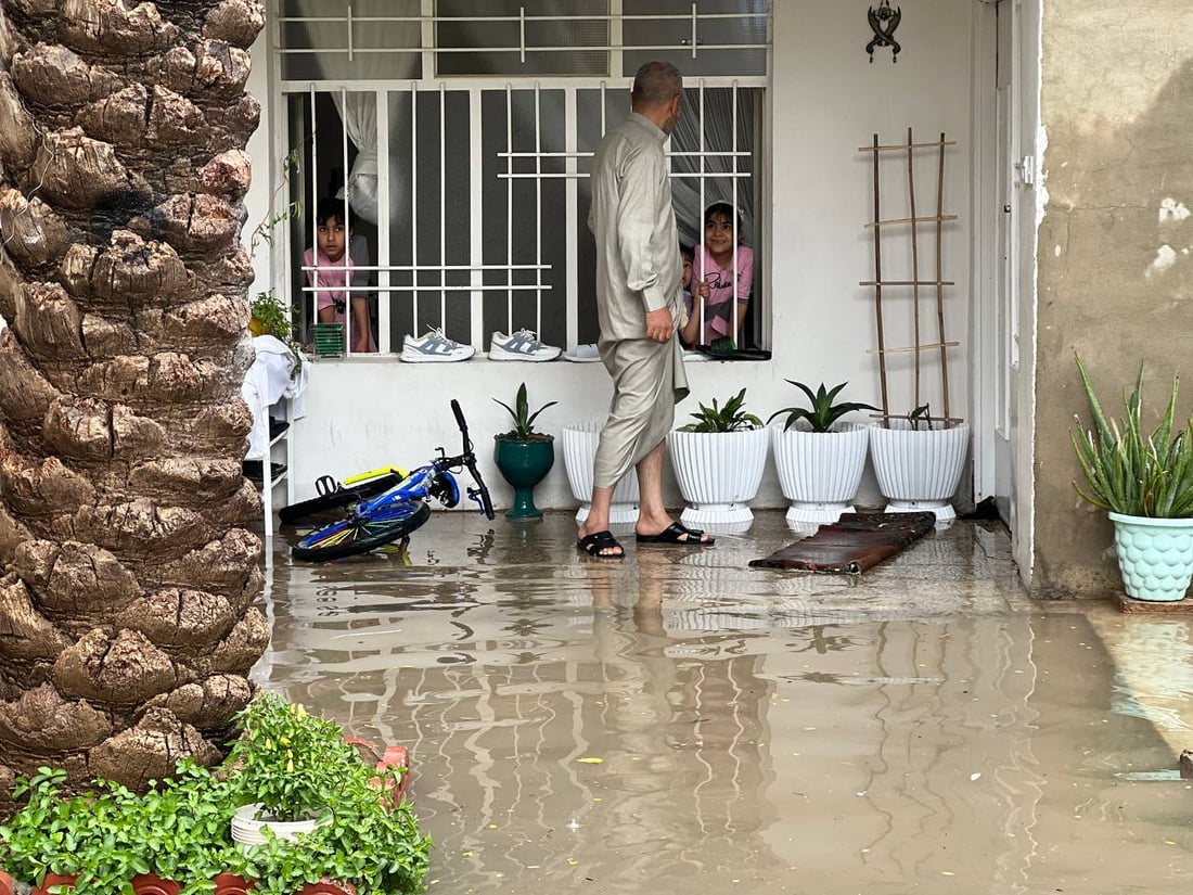 صور من داقوق الآن: الأمطار أغرقت السيارات واجتاحت المنازل وأسقطت أعمدة الكهرباء