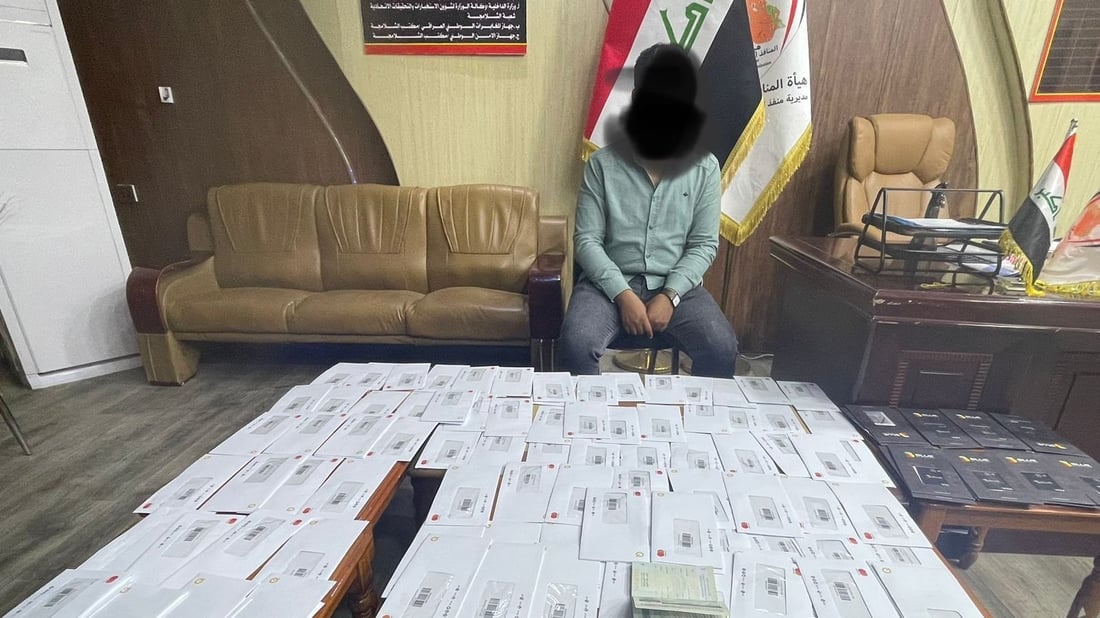 المنافذ تضبط مسافراً عراقياً بحوزته 128 بطاقة “فيزا كارد” في منفذ الشلامجة
