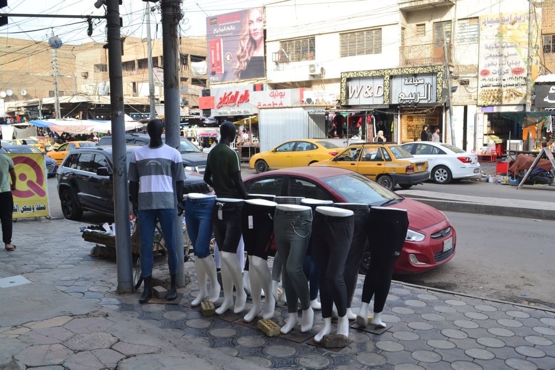 البياع: محال الملابس في شارع 20 ترد على “تجار فيسبوك” بالطريقة ذاتها