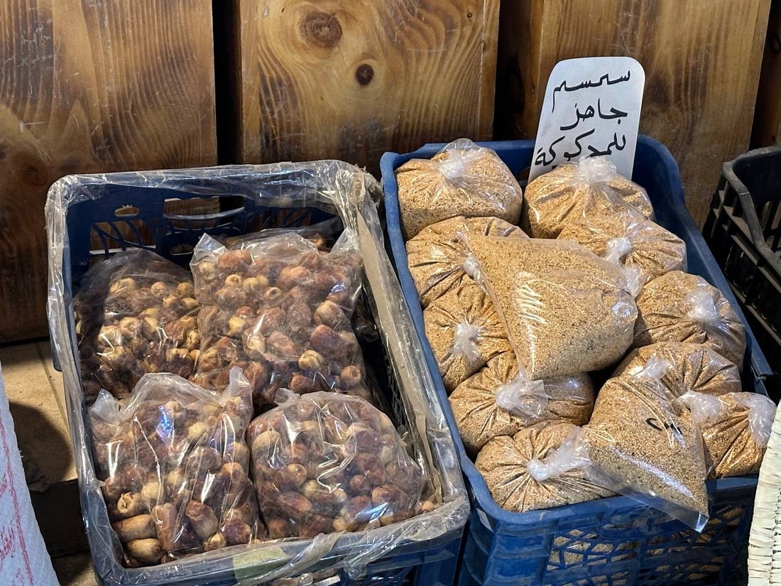 الزهدي أيضاً وأيضاً.. البرد يشجع ليالي حديثة على طبق المدگوگة بالسمسم (صور)