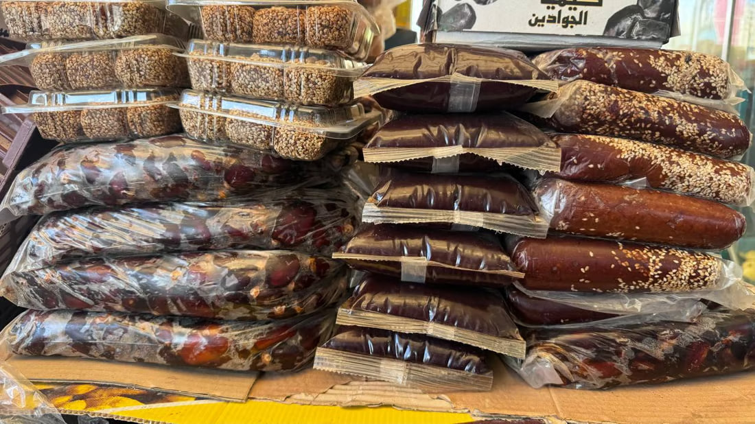 Date merchants showcase winter varieties in Najaf