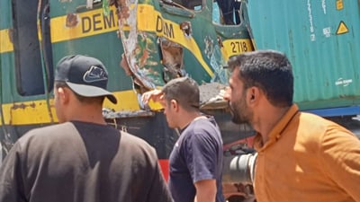 فيديو: حادث خطير في البصرة بين قطار و”تريلة”.. وإصابة القبطان