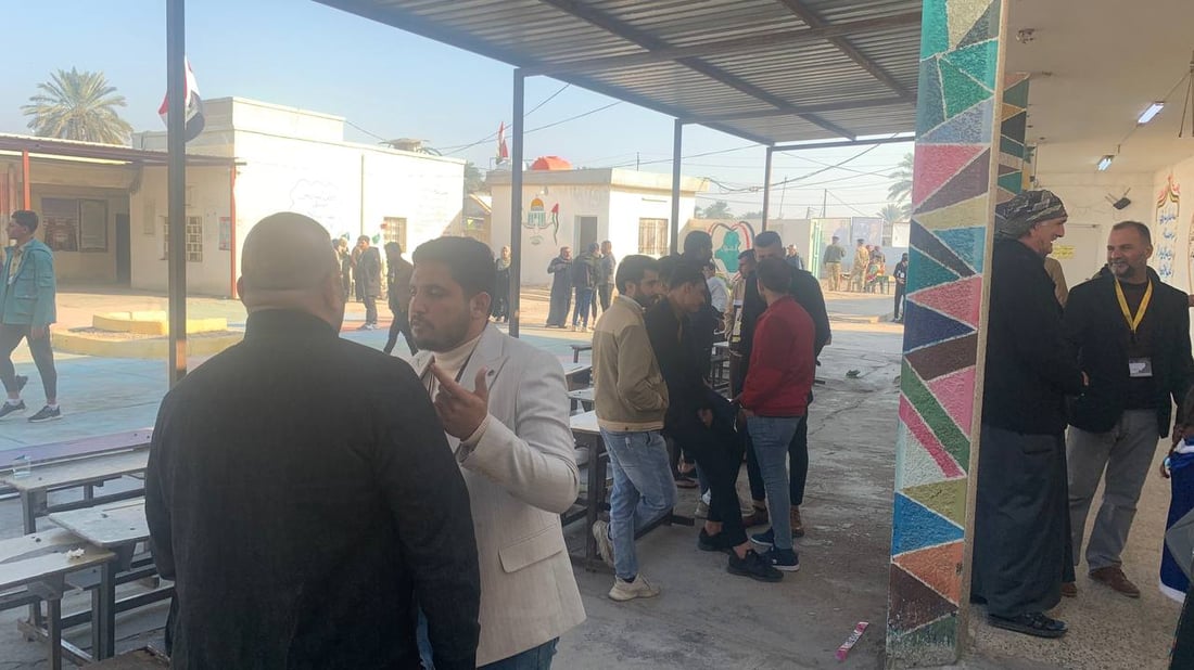 جماهير بعض المرشحين تجمعوا ودخلوا دفعة واحدة.. صور من اقتراع هور رجب