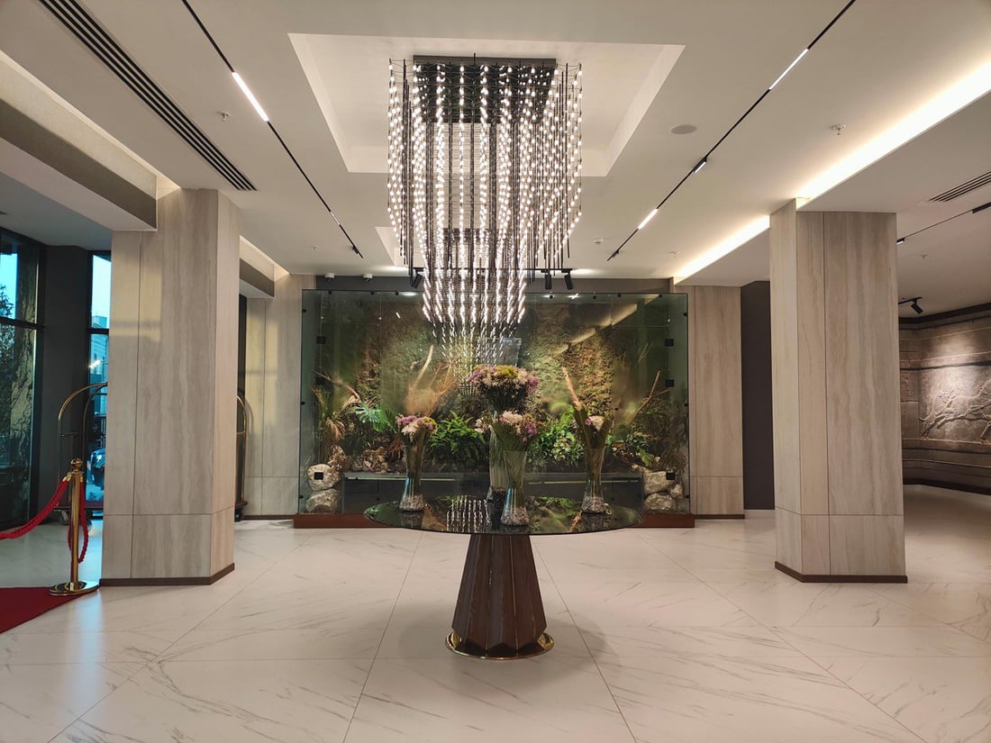 السوداني يفتتح فندق رامادا بلازا السياحي في الموصل