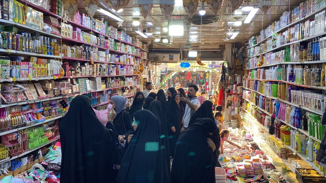 صور: محال “حاجة بألف” تتضاعف في ذي قار.. 5 في شارع النيل وحده