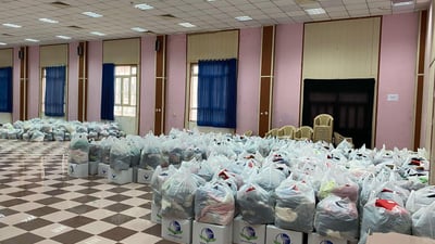 لە دەربەندیخان جلوبەرگ و خۆراک دەدرێت بە هەژاران