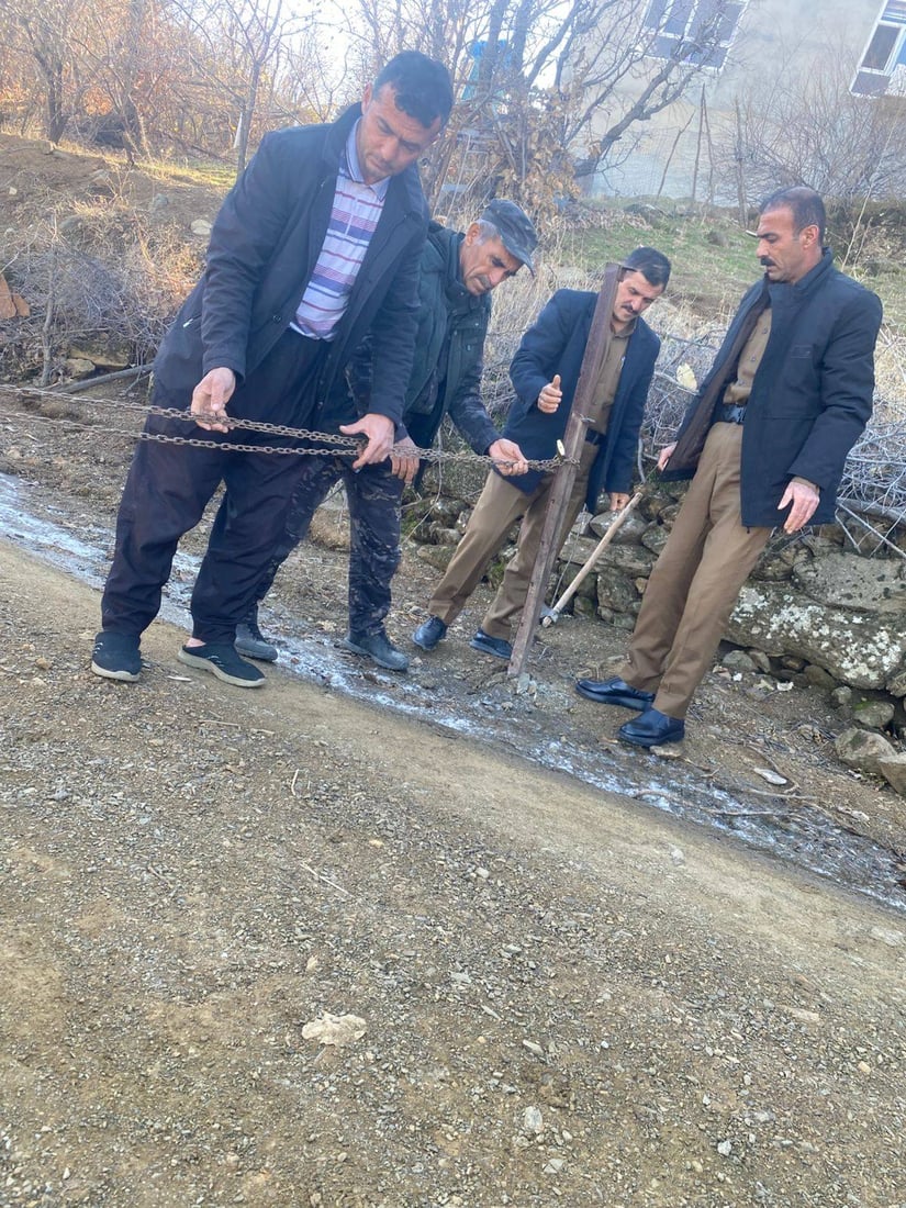 رێگای گوندی شیوان لە سنووری سیدەکان زنجیر کرا