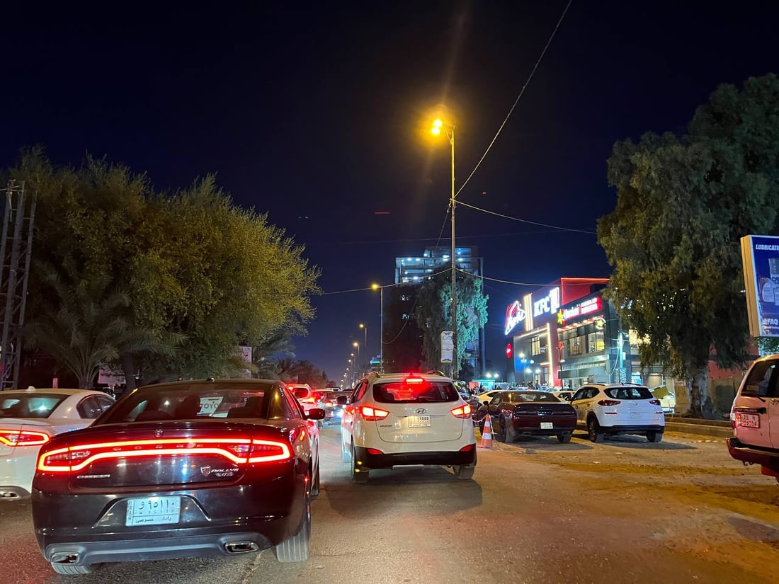 صور من الطوابير أمام KFC بغداد.. العراقيون يجربون النكهة الأميركية بشراهة