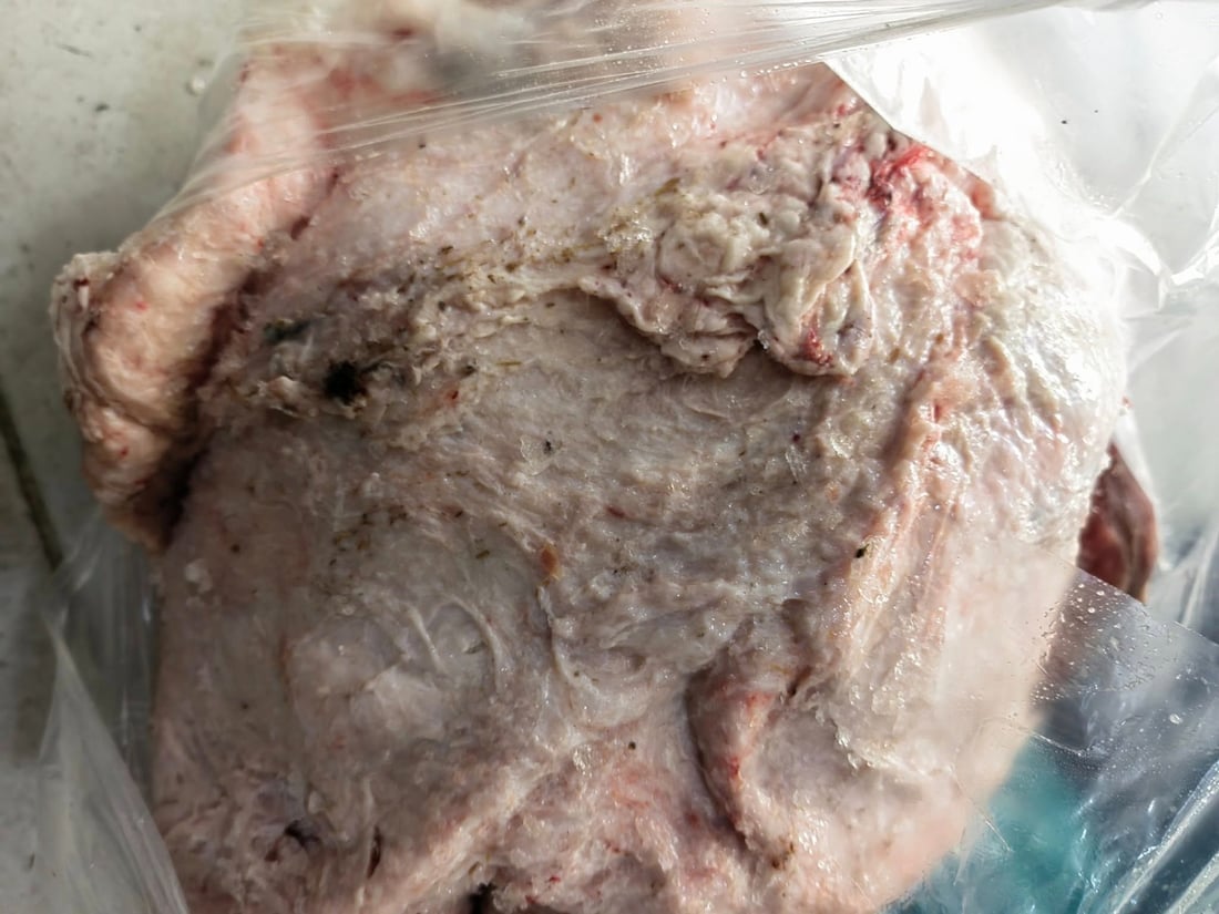 گۆشتفرۆشێک لە رانیە شەش رێنمایی تەندروستی پێشێلکردووە