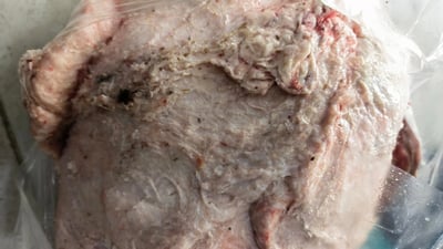 گۆشتفرۆشێک لە رانیە شەش رێنمایی تەندروستی پێشێلکردووە