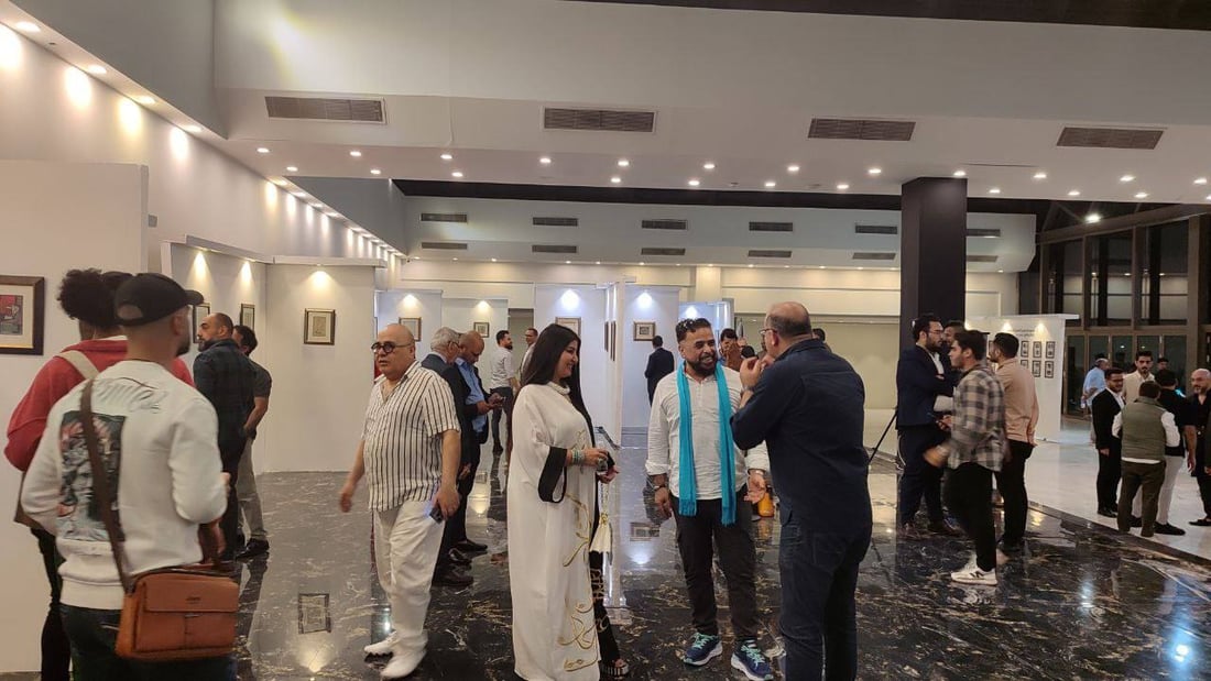 صور: وثائق رسائل مذكرات.. هكذا عاش فائق حسن مبدع جدارية بغداد في ساحة الطيران