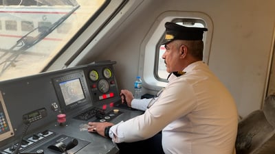 تراجع رشق القطار بالحجارة.. الداخلية تشيد بخطباء المساجد والحسينيات