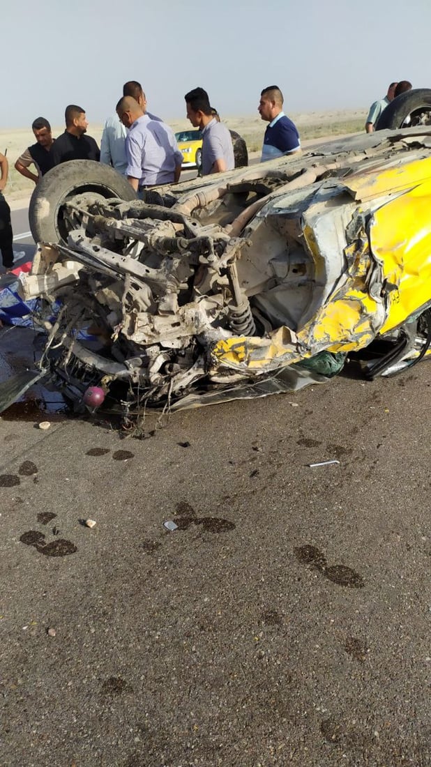 وفاة شخصين وإصابة ثالث بانقلاب “جارجر” على الطريق السريع غربي ذي قار (صور)