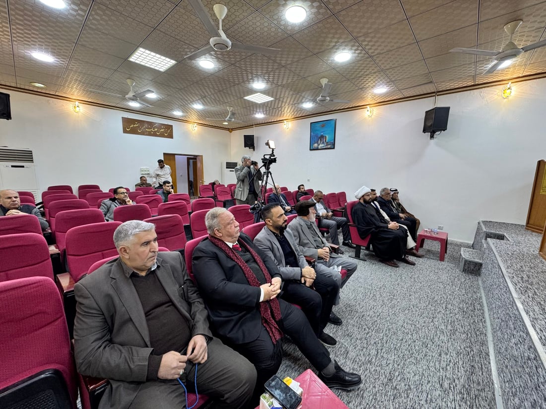 أدباء النجف يناقشون أهل الدين والسياسة حول “الفن التافه” (صور)