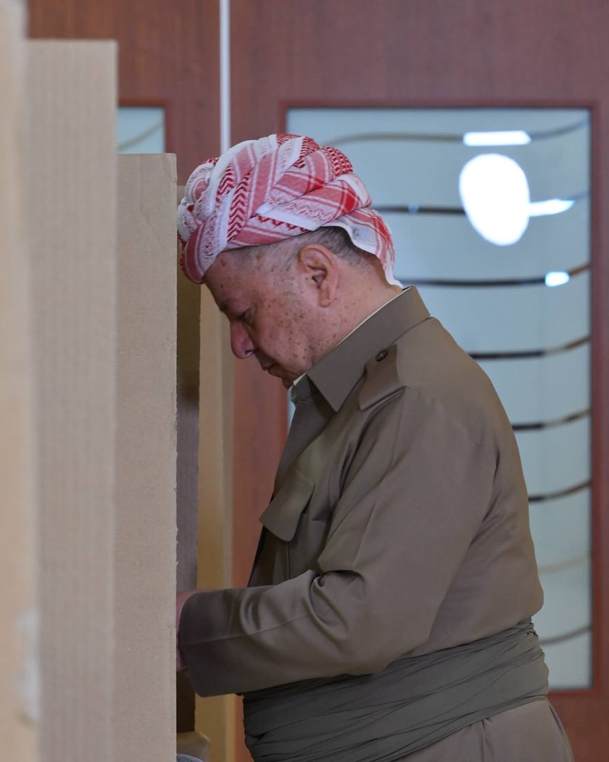 صور: مسعود بارزاني يدلي بصوته في انتخابات مجلس النواب