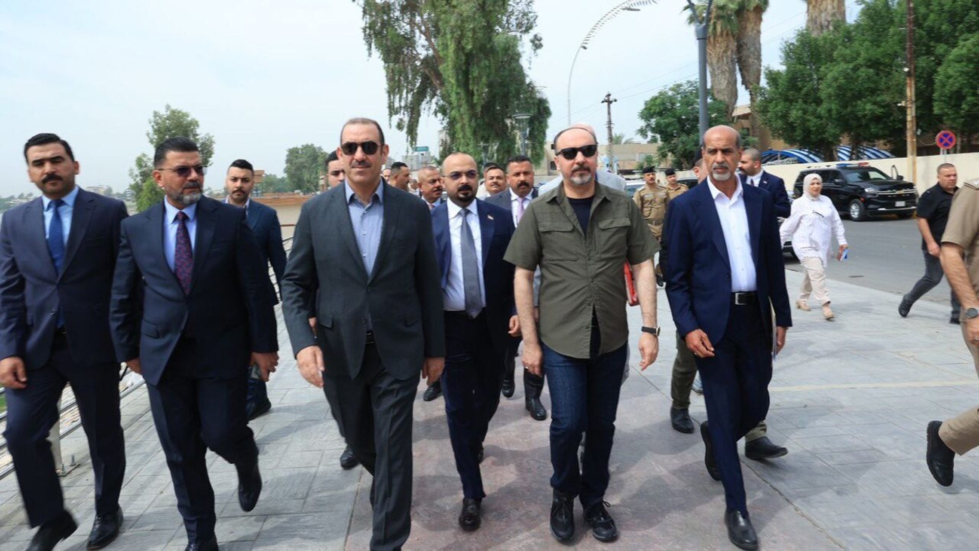 أمين بغداد يصطحب الوزير بتال في جولة بالكاظمية: خطة لنقل المصانع خارج ...
