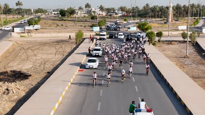 فيديو: مشاهد حماسية لمسابقة الدراجات الهوائية في بابل.. النجدة رافقت المشاركين