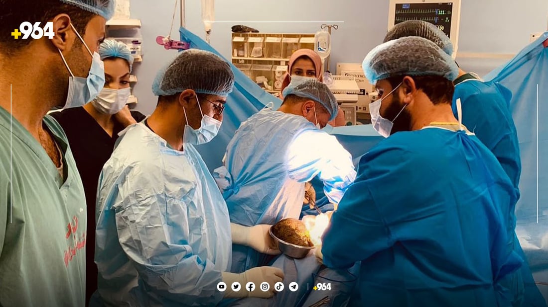 تۆپەڵێک موو لە گەدەی کچێک دەرهێندرا